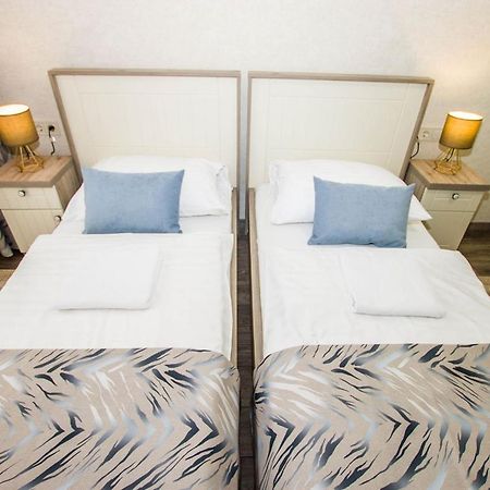 Hotel Járja Panzió Hajdúszoboszló Esterno foto