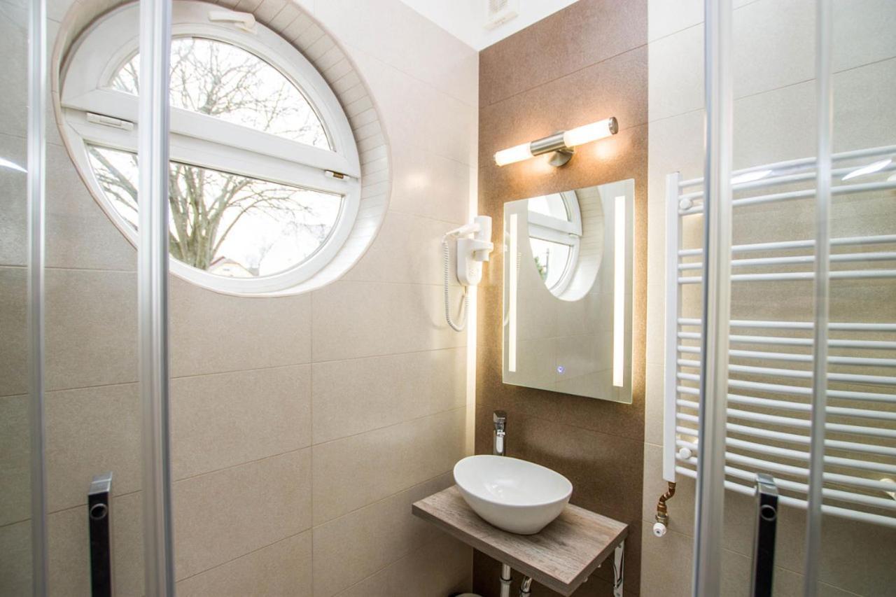 Hotel Járja Panzió Hajdúszoboszló Esterno foto