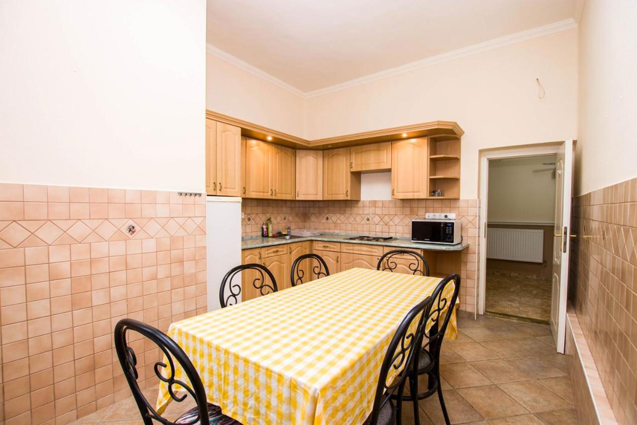 Hotel Járja Panzió Hajdúszoboszló Esterno foto