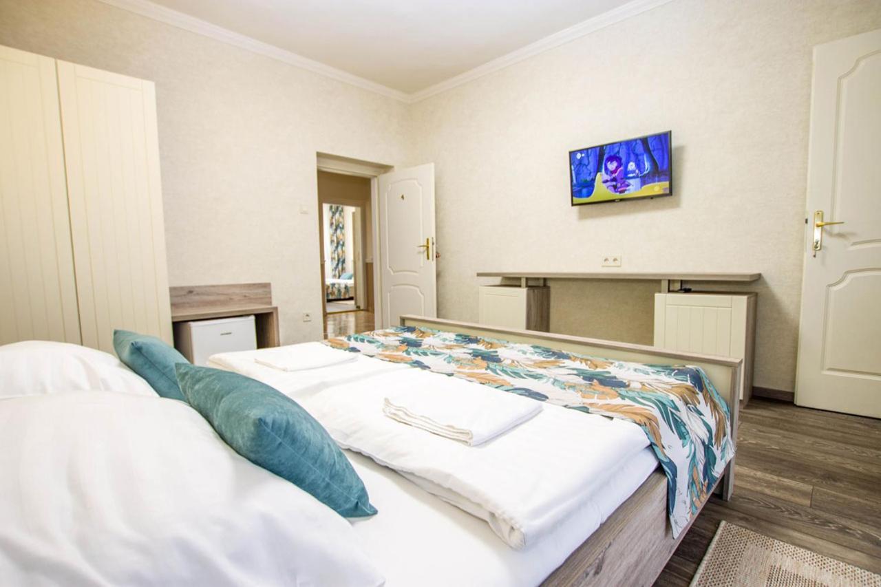 Hotel Járja Panzió Hajdúszoboszló Esterno foto