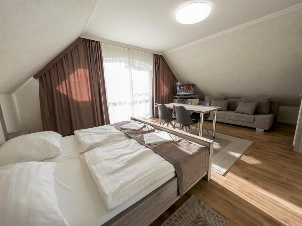 Hotel Járja Panzió Hajdúszoboszló Esterno foto