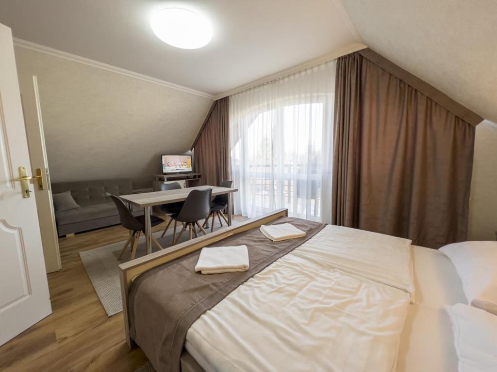 Hotel Járja Panzió Hajdúszoboszló Esterno foto